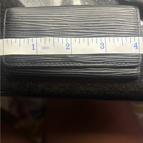 Louis Vuitton Key Case Epi Multicles 4 Ring Black Leather - Picture 6 of 8